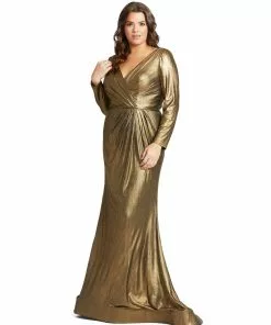 Mac Duggal Chic Metallic Evening Gown (Plus)