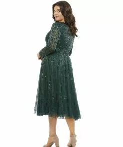 Mac Duggal Mother Of The Bride + Groom Dresses Sequined V-Neck Tea Length Cocktail Dress (Plus)