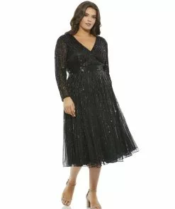 Mac Duggal Mother Of The Bride + Groom Dresses Sequined V-Neck Tea Length Cocktail Dress (Plus)
